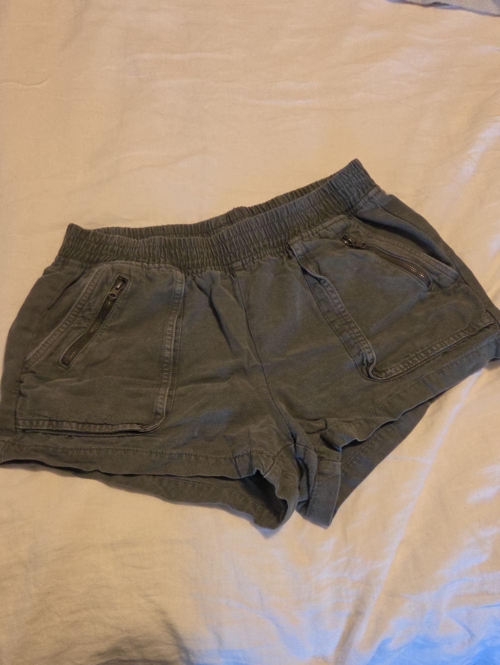 Casual Elastic-Waist Green Utility Shorts